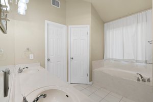 700 Newport Dr, Spicewood, TX 78669, USA Photo 21