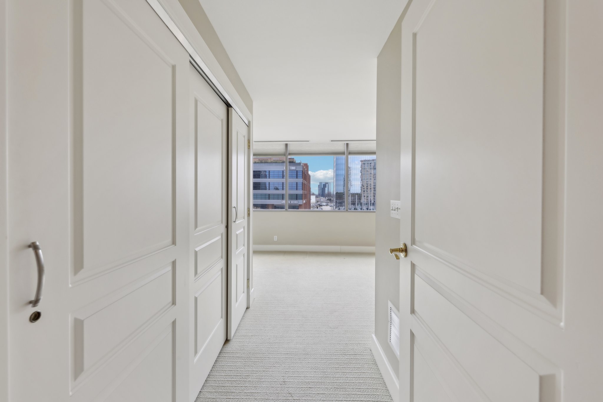 Park Regency Pl NE 1203-018.jpg