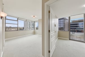 Park Regency Pl NE 1203-028.jpg
