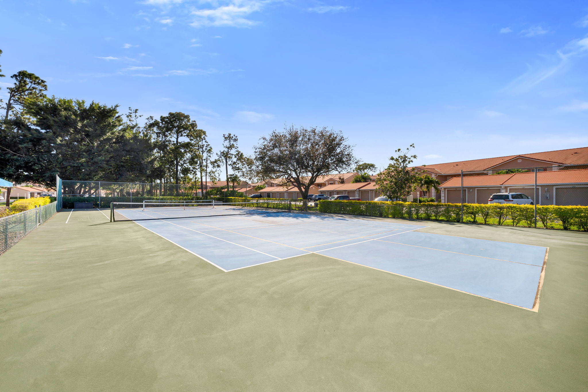 Subdivision Tennis