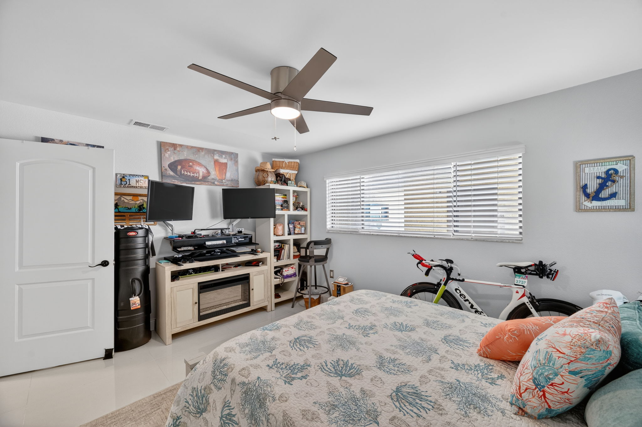 Interiors (39)