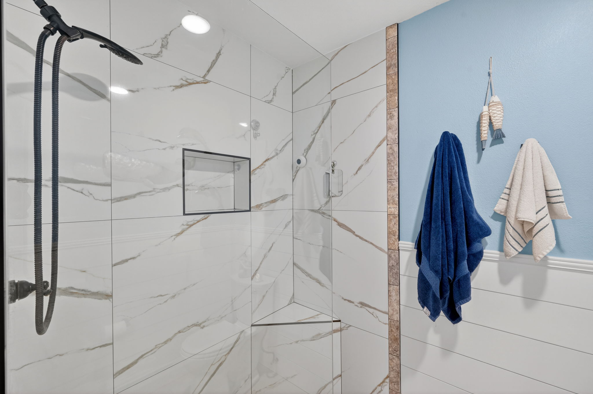 Interiors (43)