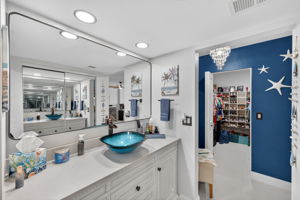 Interiors (34)