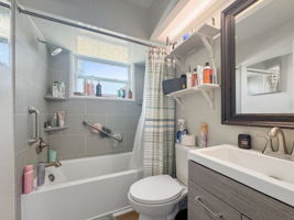 Bathroom 1 - IMG_0128 (1)