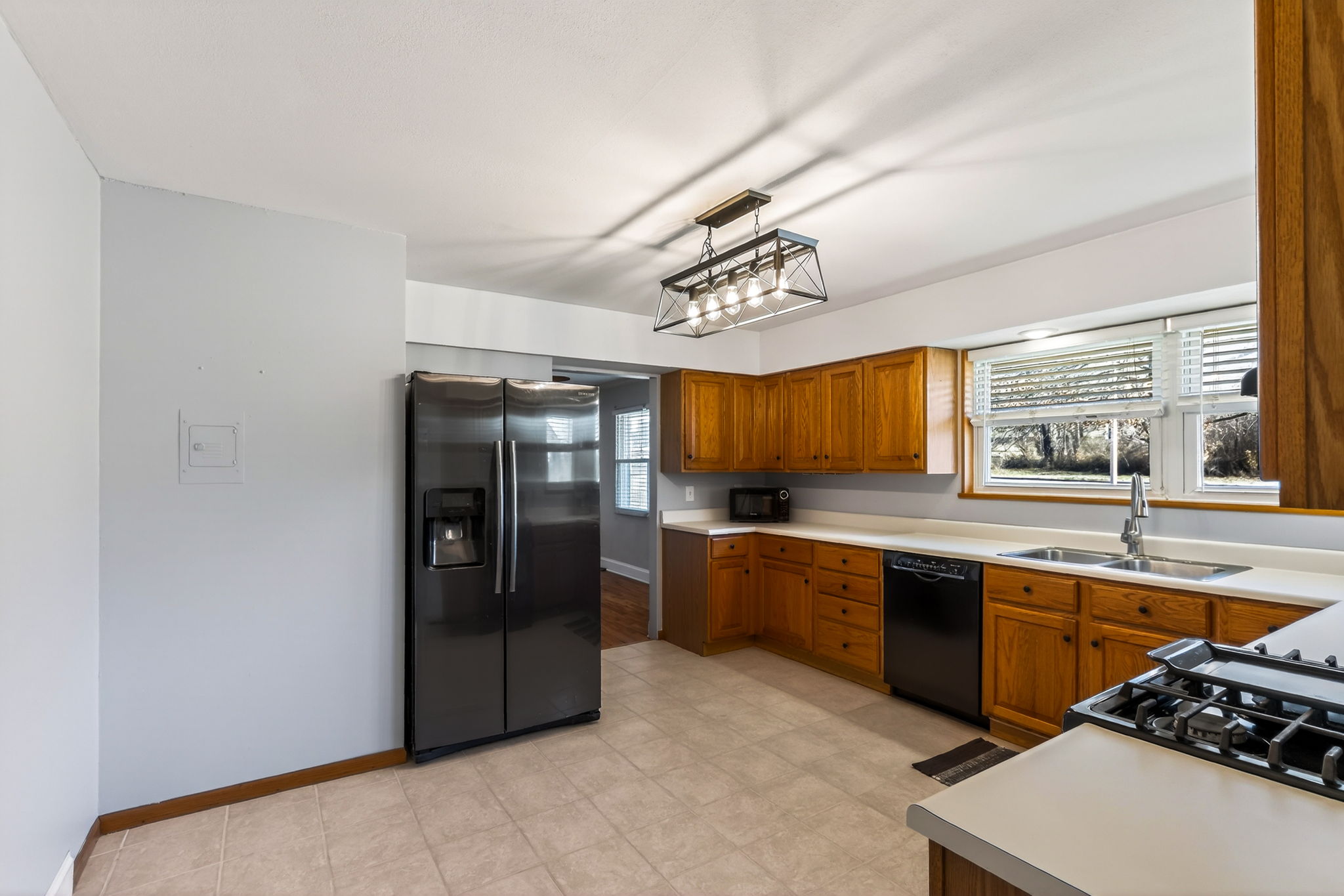 7000 NW Waukomis Dr-025