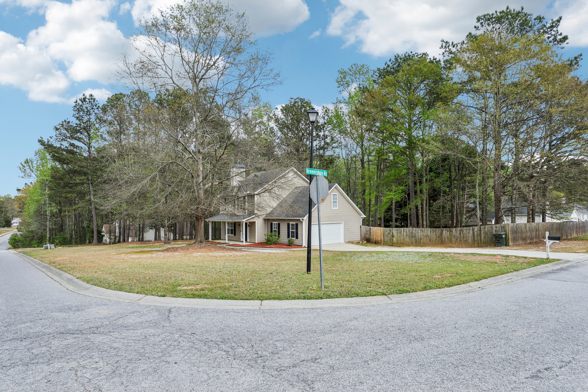 Greenridge Dr-S0204-003.jpg