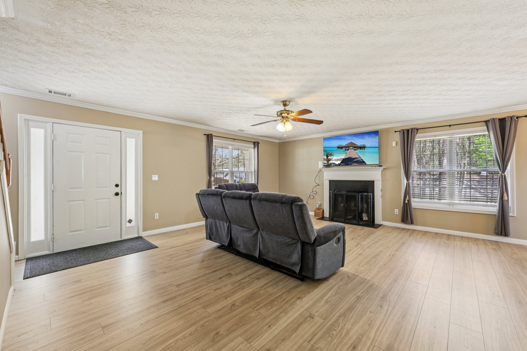 Greenridge Dr-S0204-010.jpg