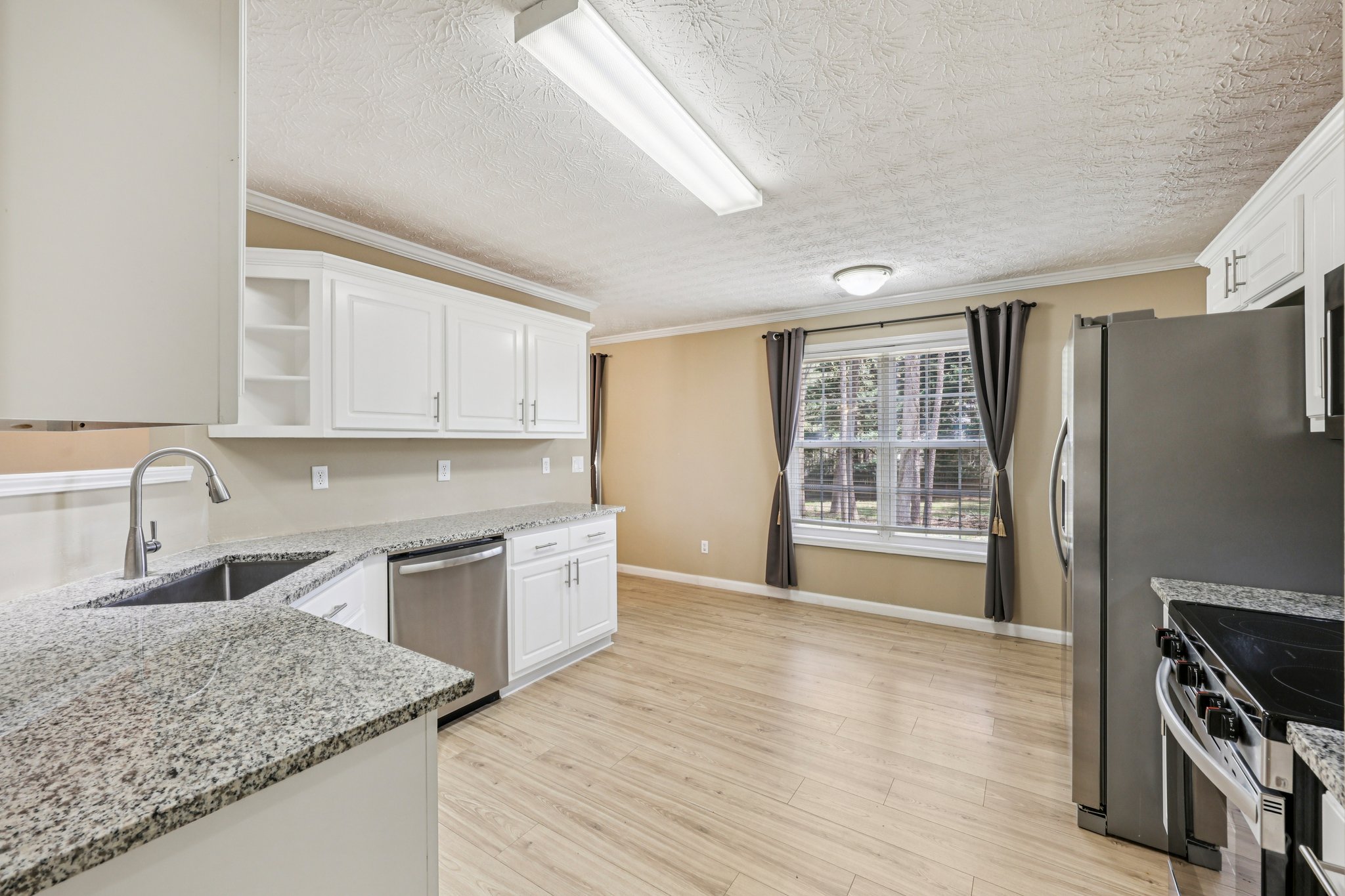 Greenridge Dr-S0204-016.jpg