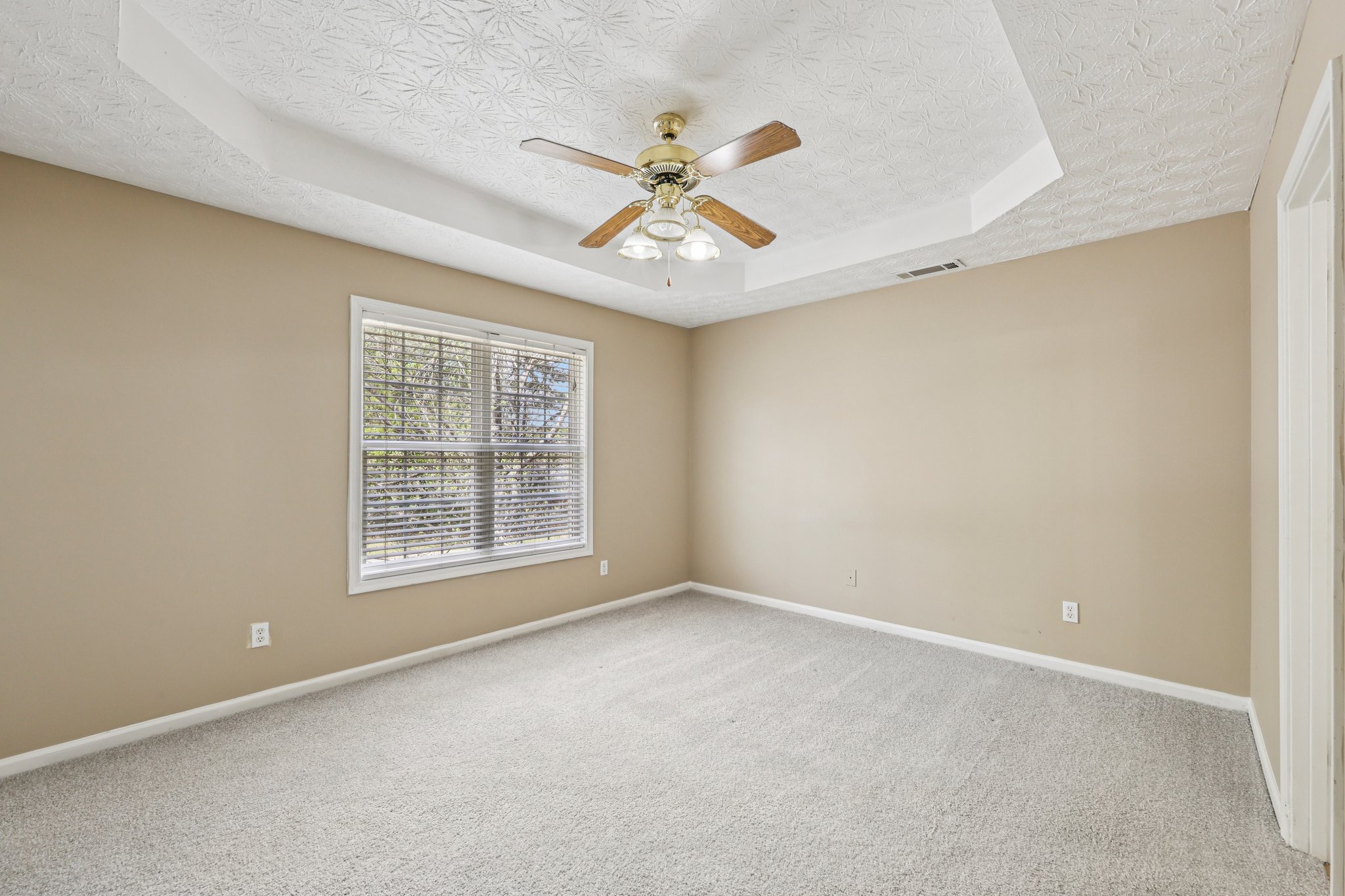 Greenridge Dr-S0204-025.jpg