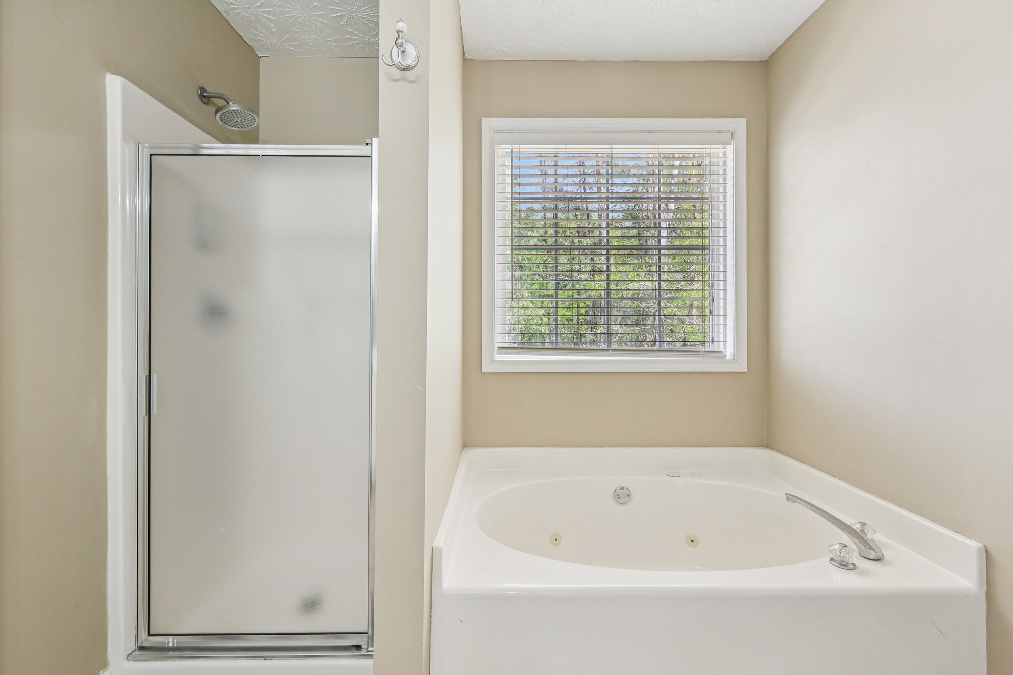 Greenridge Dr-S0204-029.jpg