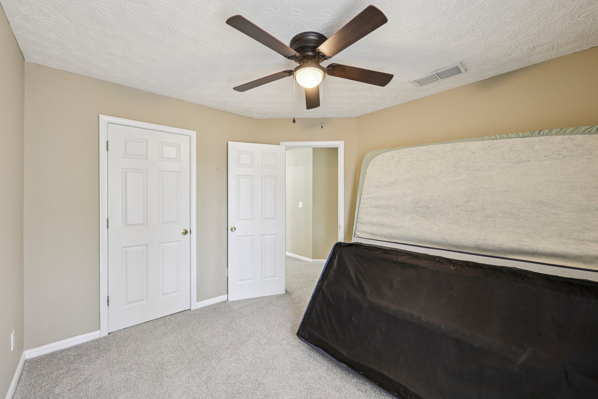 Greenridge Dr-S0204-033.jpg