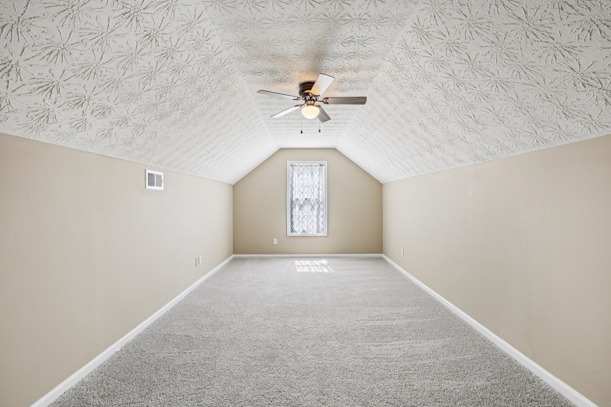 Greenridge Dr-S0204-034.jpg