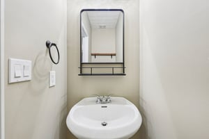 Greenridge Dr-S0204-022.jpg