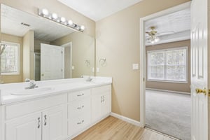 Greenridge Dr-S0204-030.jpg