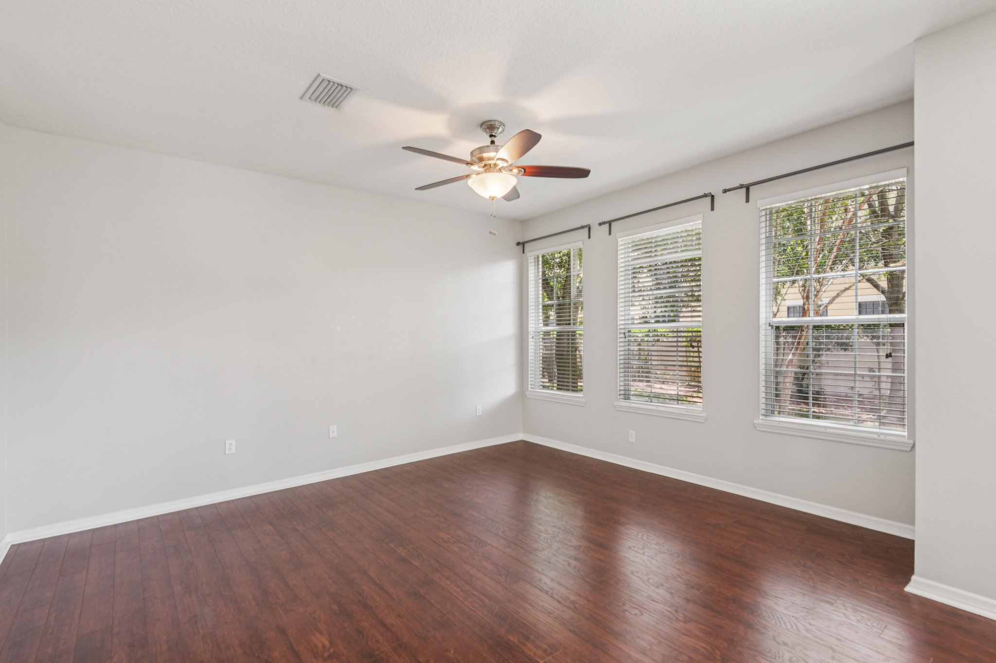 Interbay Blvd 203-1406-008.jpg