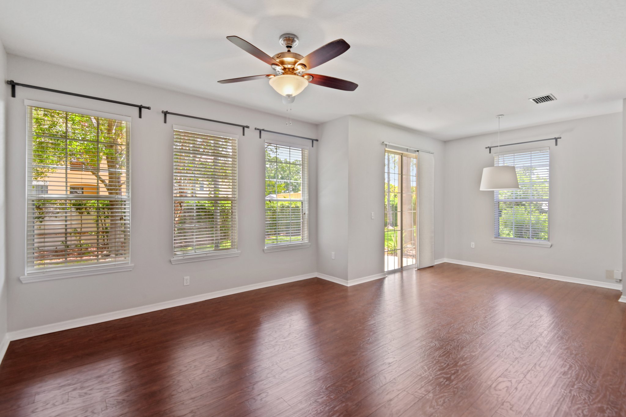 Interbay Blvd 203-1406-009.jpg