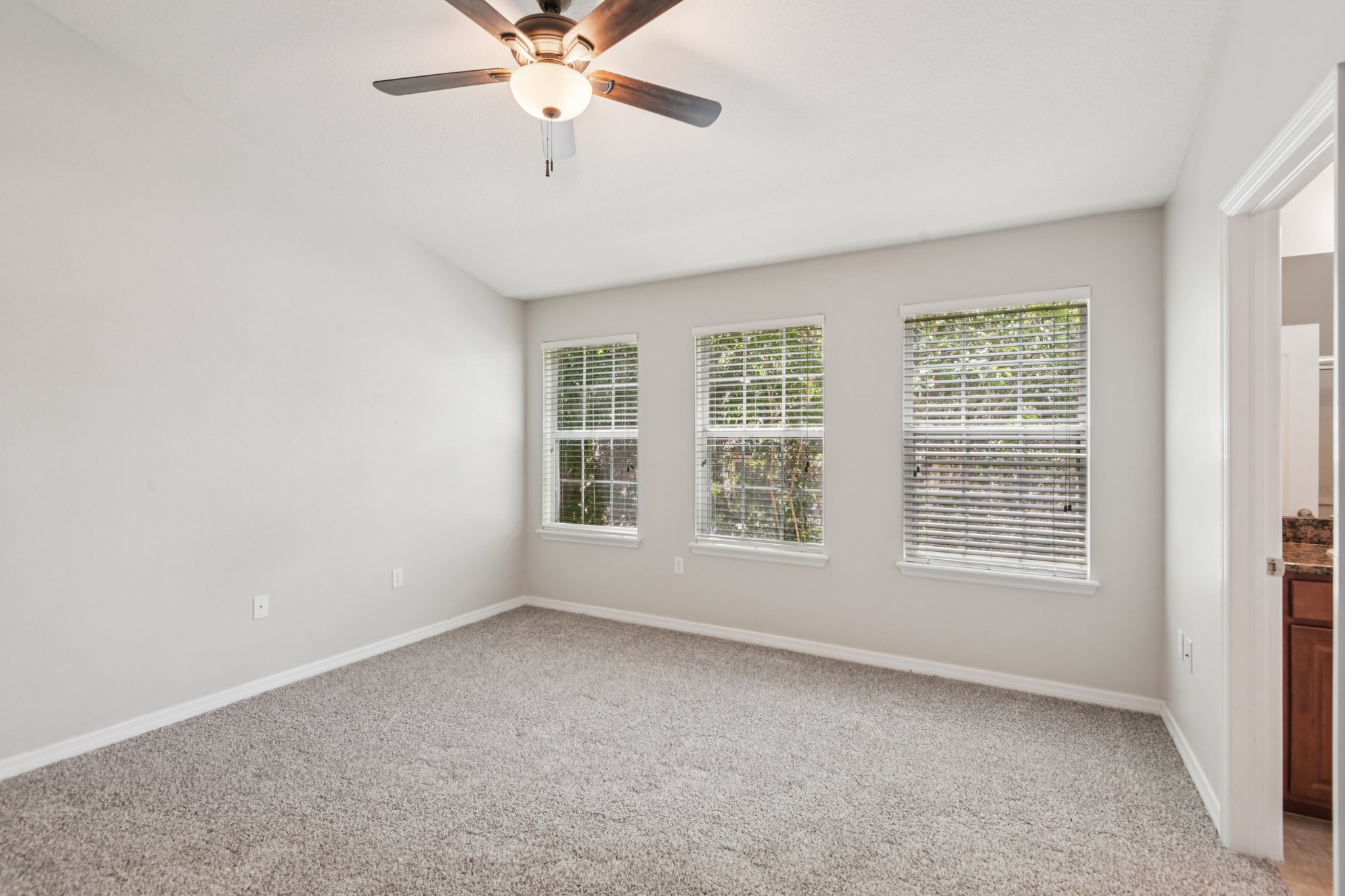 Interbay Blvd 203-1406-017.jpg