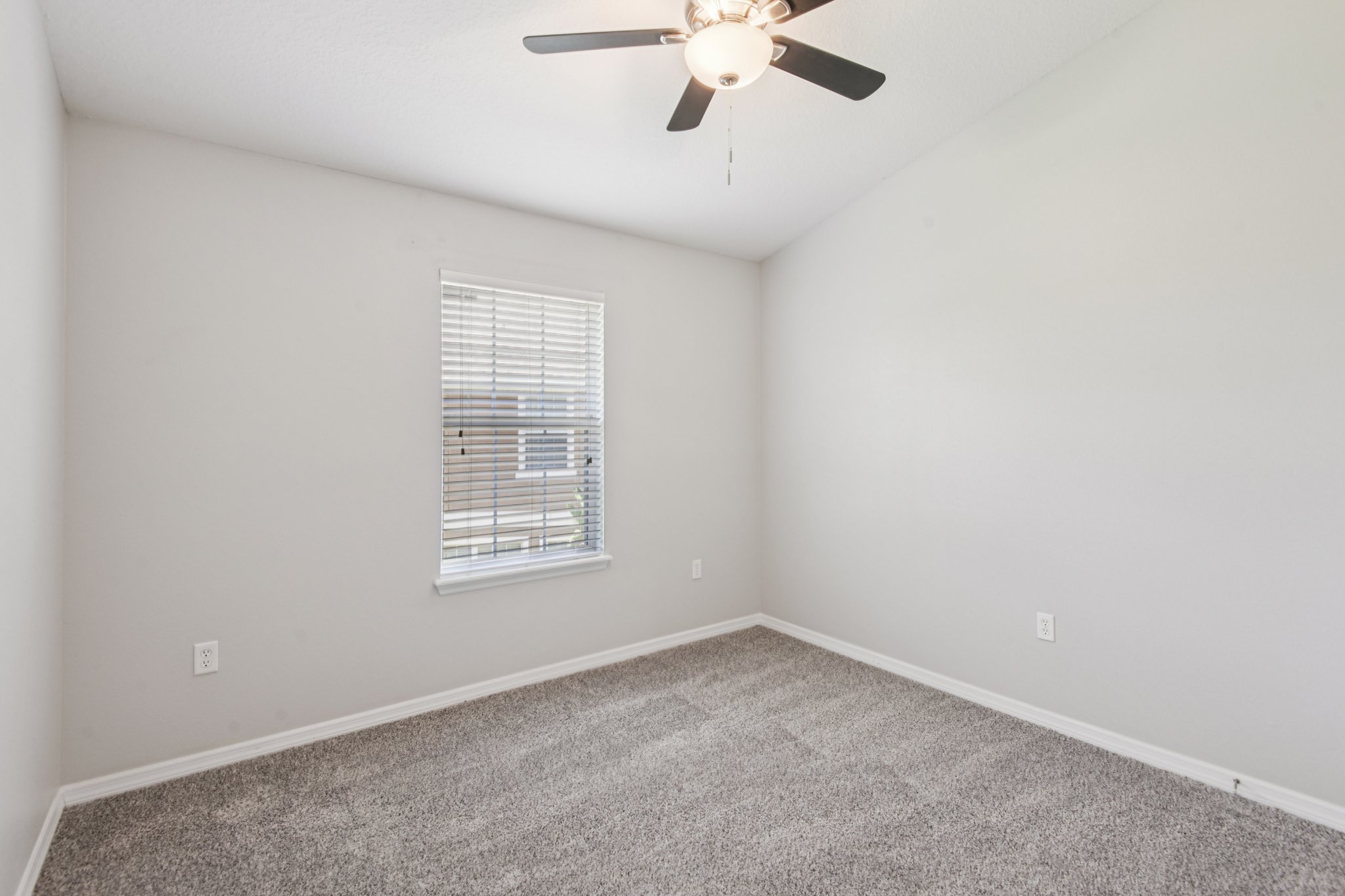 Interbay Blvd 203-1406-023.jpg