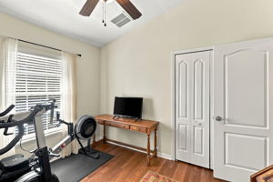019_F8_7001 Interbay Blvd