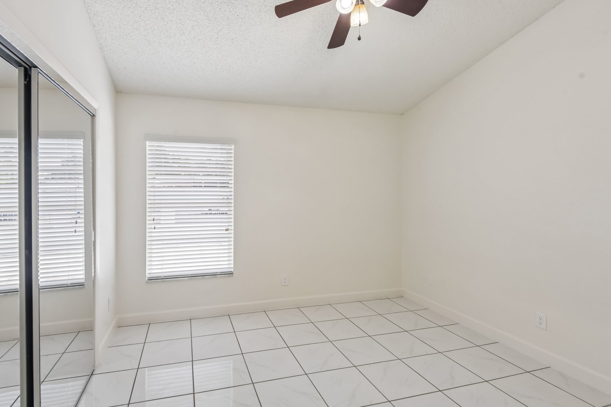 N Clark Ave-S1808-014.jpg