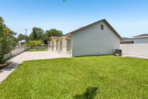 N Clark Ave-S1808-028.jpg