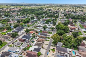 N Clark Ave-S1808-037.jpg