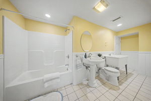  Photo 33