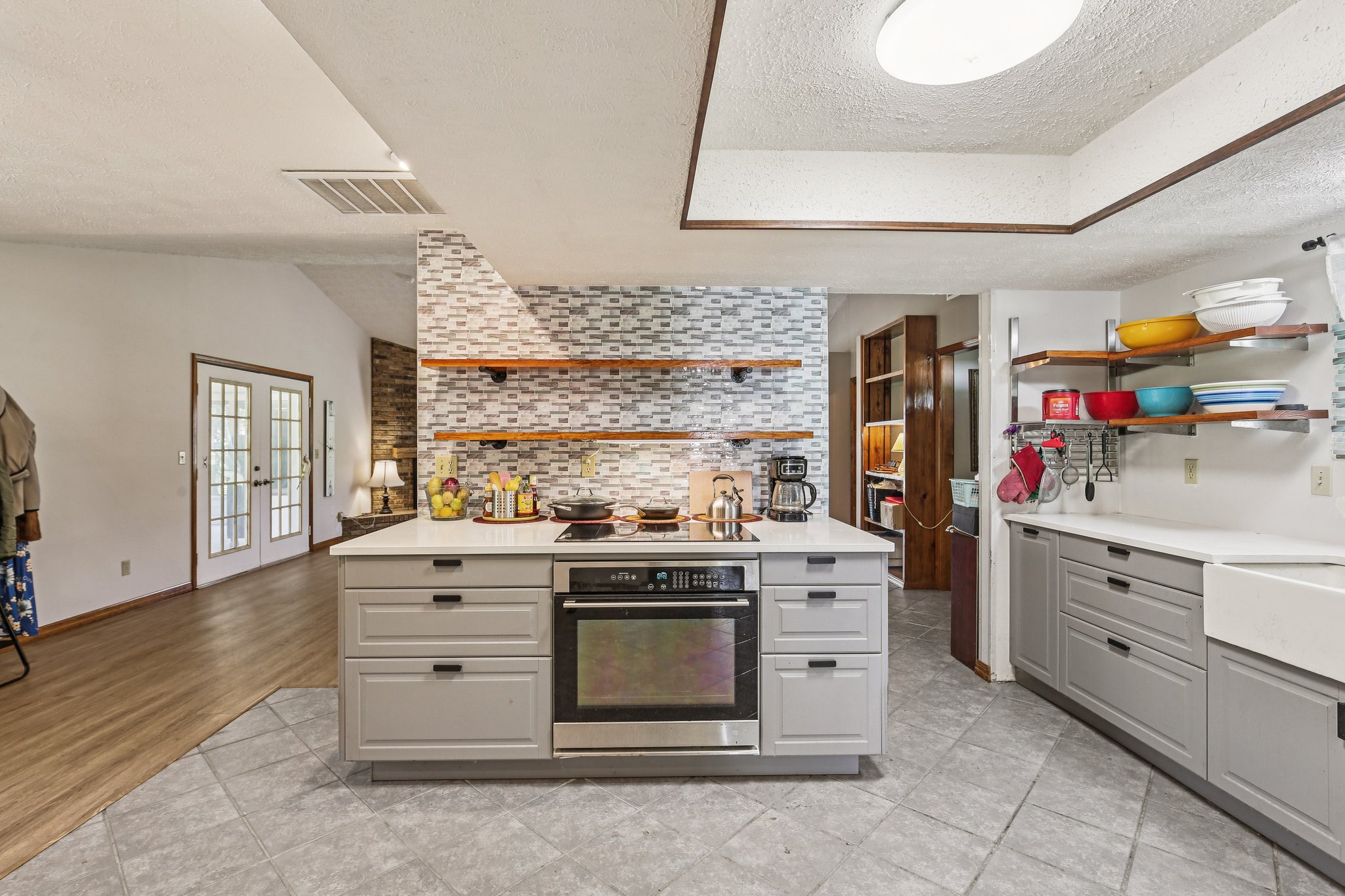 Dusty Rd-S2009-026.jpg