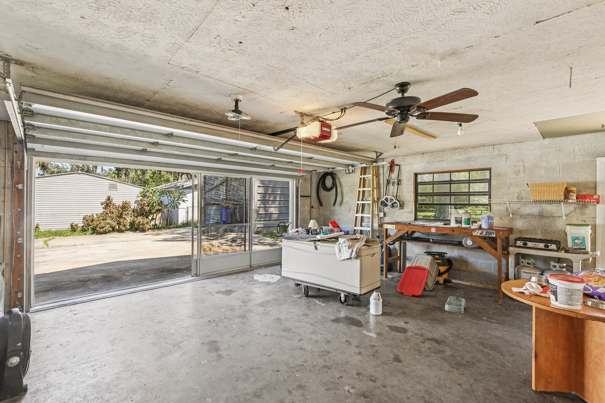 Dusty Rd-S2009-033.jpg