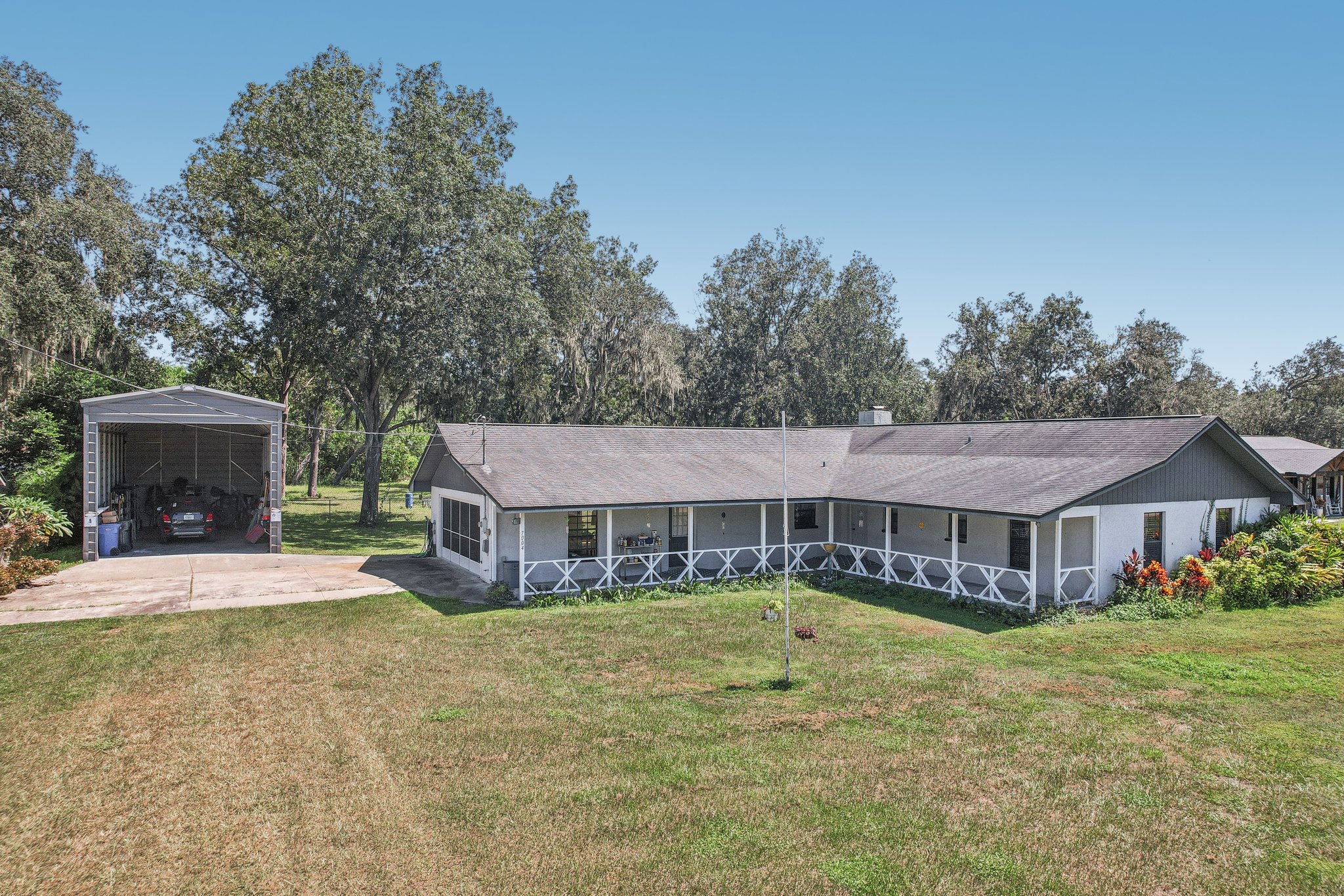 Dusty Rd-S2009-042.jpg