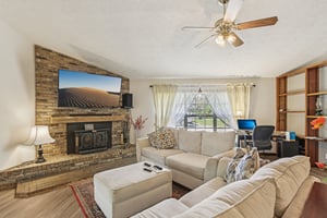 Dusty Rd-S2009-007.jpg