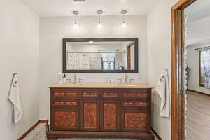 Dusty Rd-S2009-020.jpg