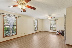 Dusty Rd-S2009-022.jpg