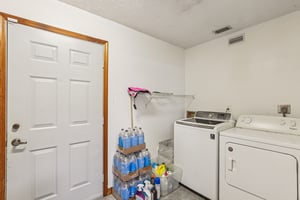 Dusty Rd-S2009-025.jpg