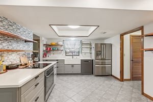 Dusty Rd-S2009-027.jpg