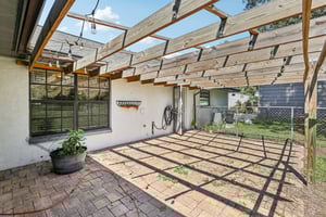 Dusty Rd-S2009-034.jpg