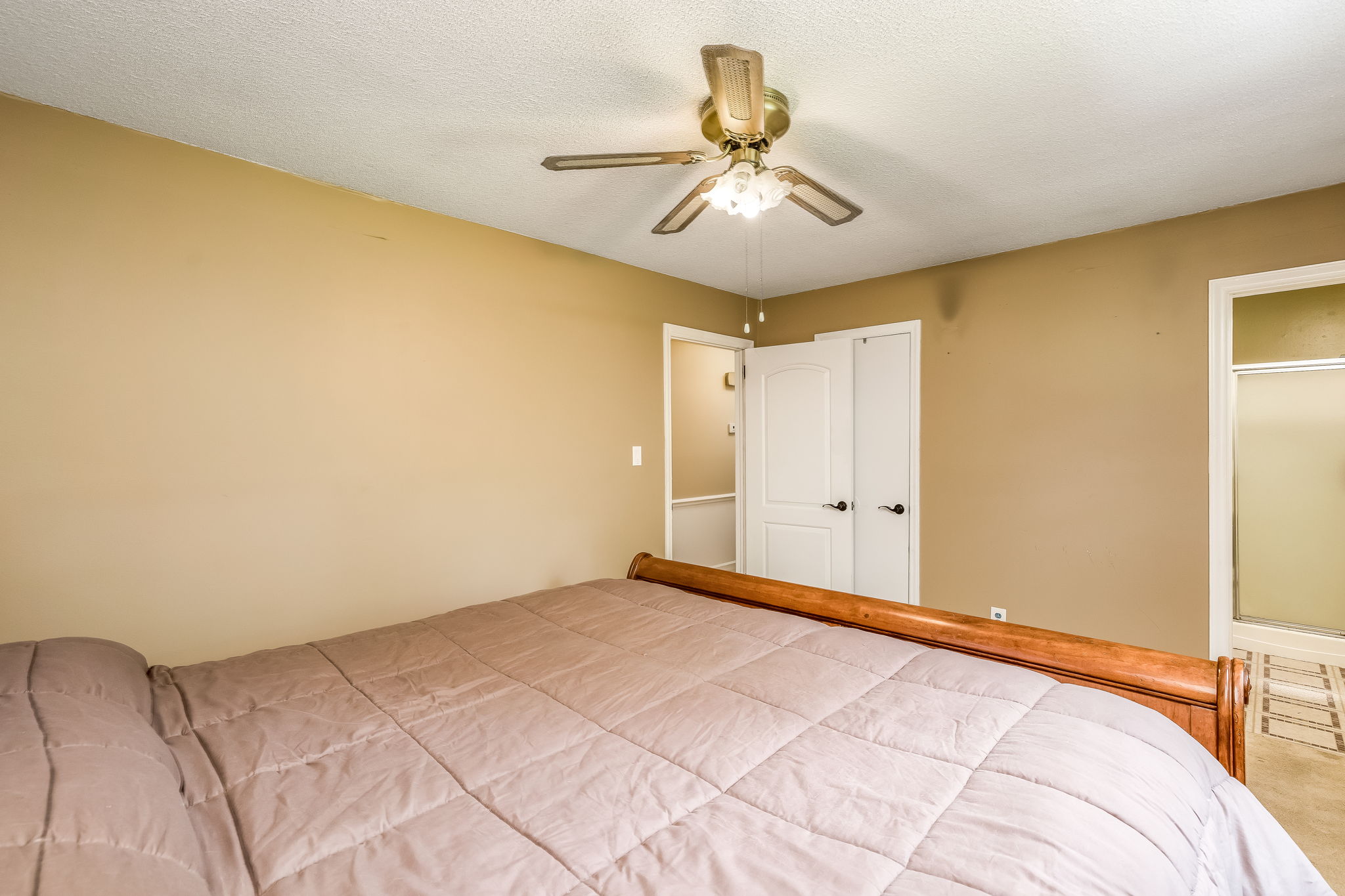 7004 Montague Rd-12