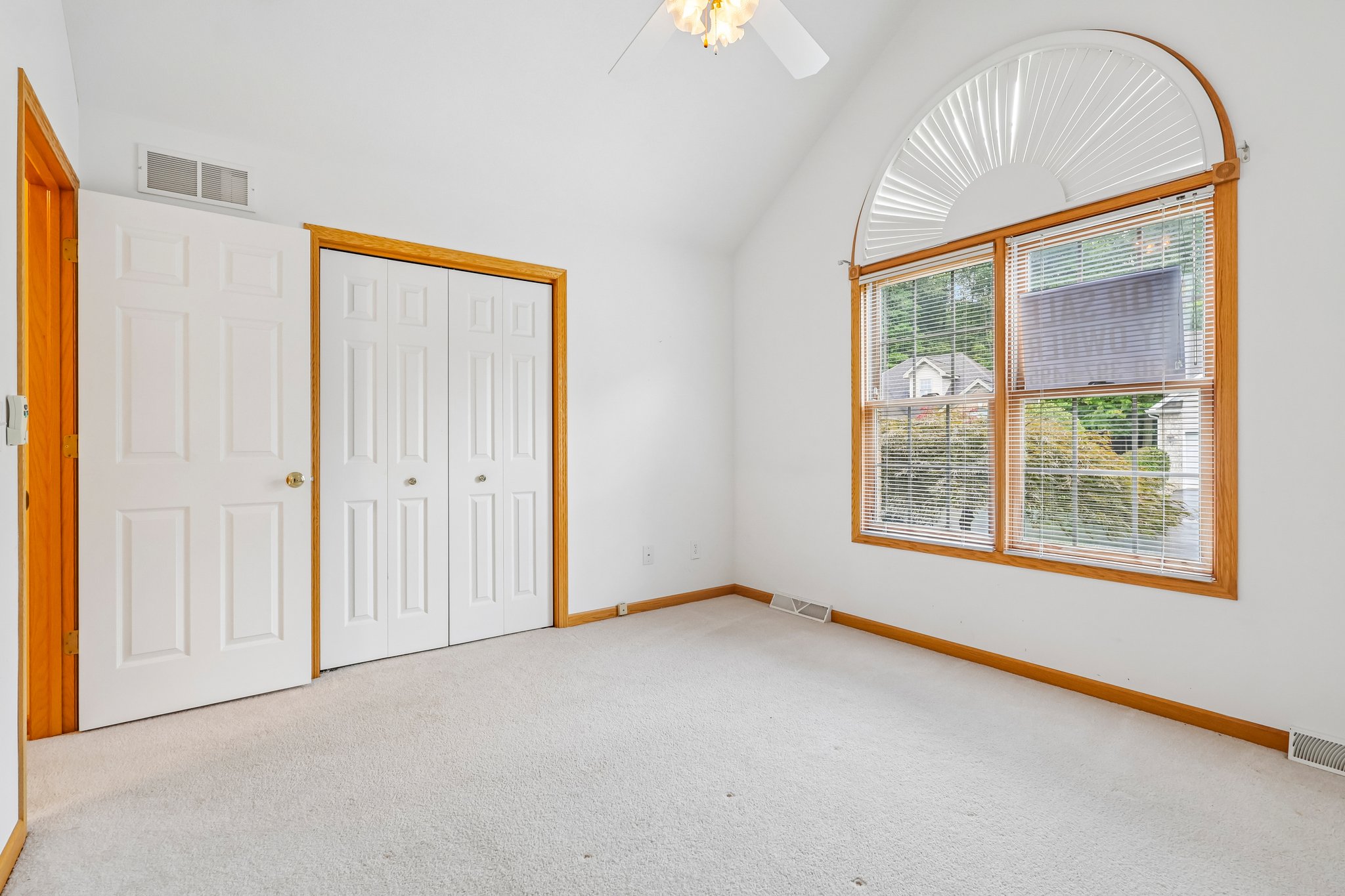 Clingan Rd 85-S2209-027.jpg