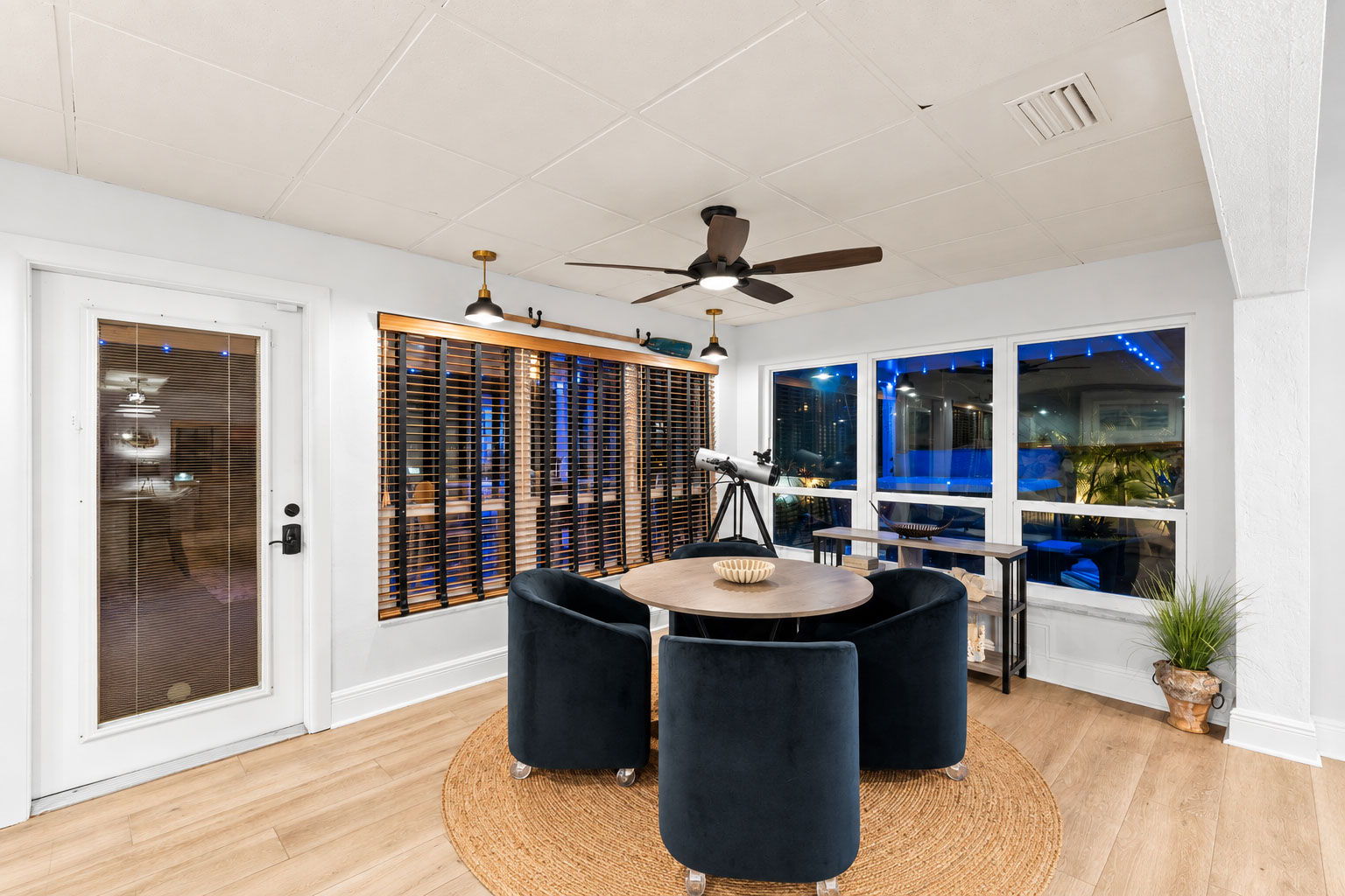  Photo 114