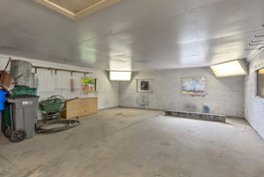  Photo 33
