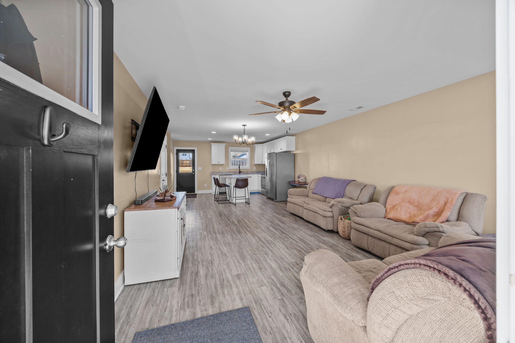 701 3rd St SE HDR 003