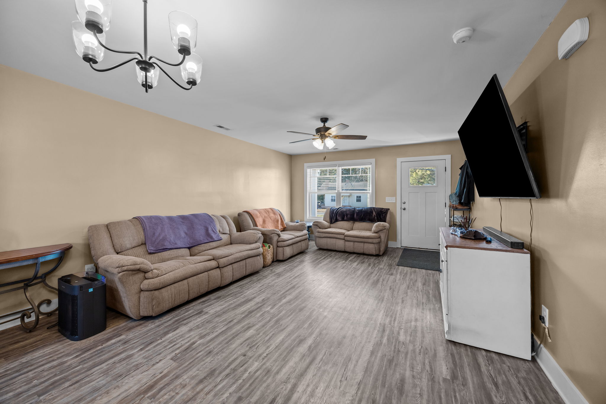 701 3rd St SE HDR 006