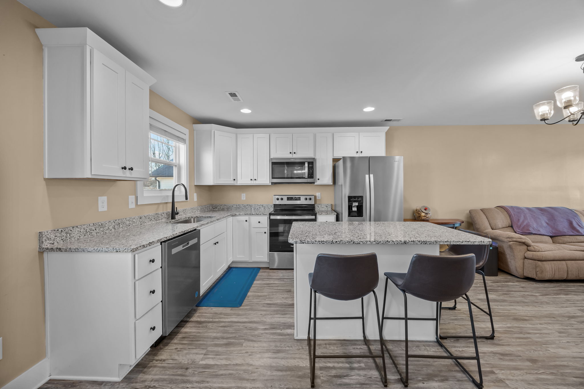 701 3rd St SE HDR 009