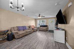 701 3rd St SE HDR 006