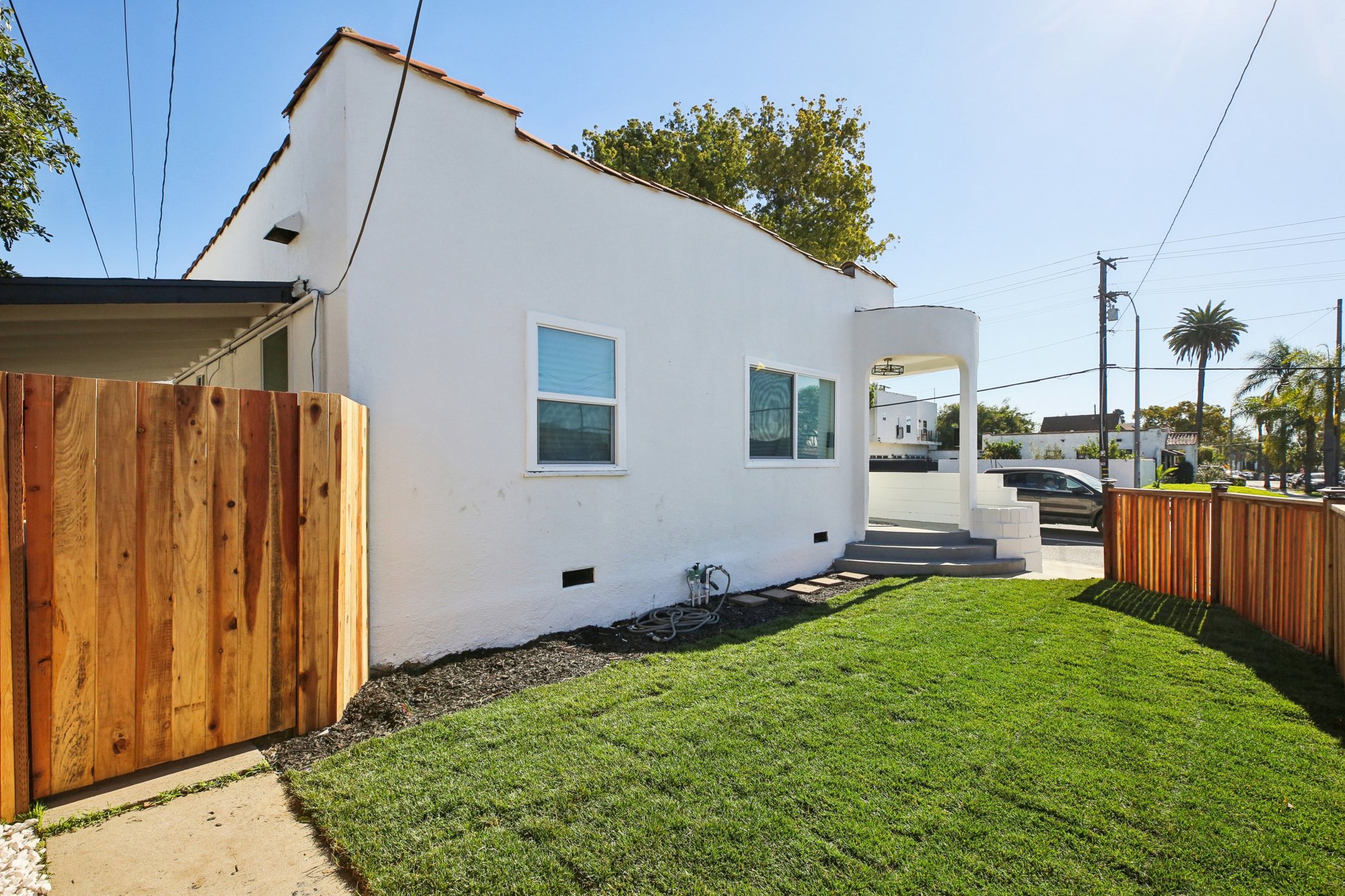 E Willow St-S1501-003.jpg