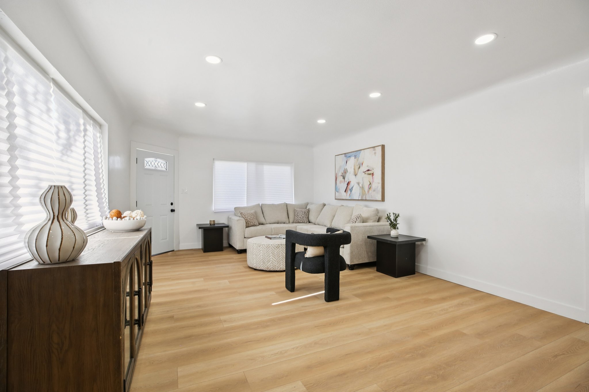 E Willow St-S1501-006.jpg