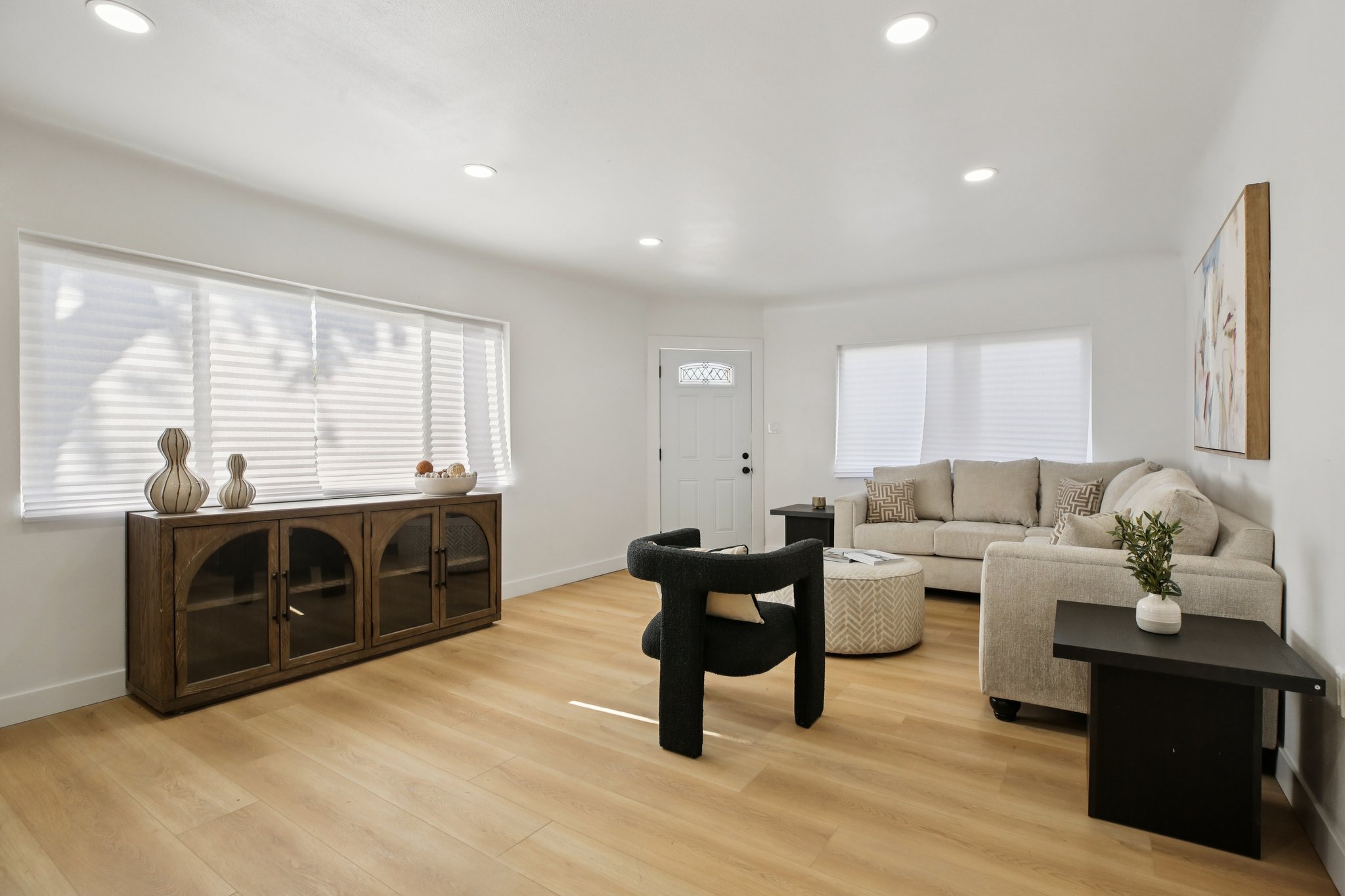 E Willow St-S1501-007.jpg