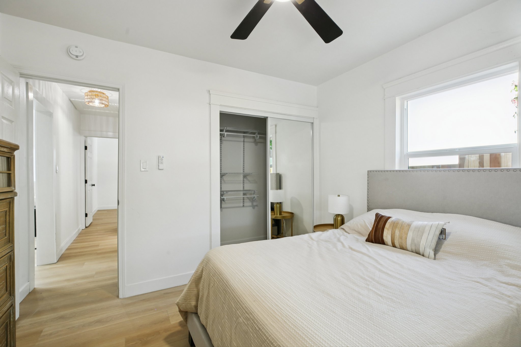 E Willow St-S1501-017.jpg