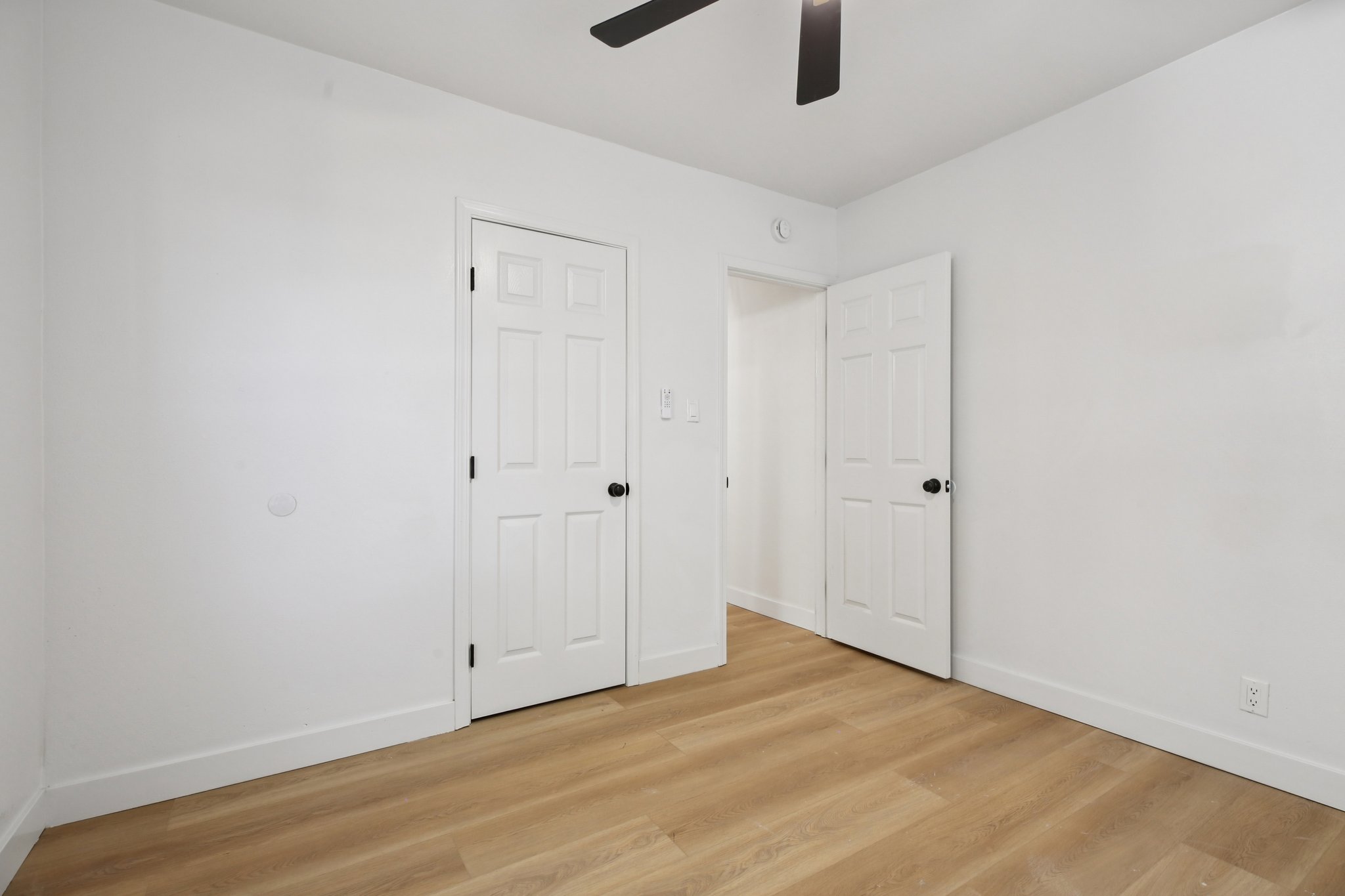 E Willow St-S1501-020.jpg