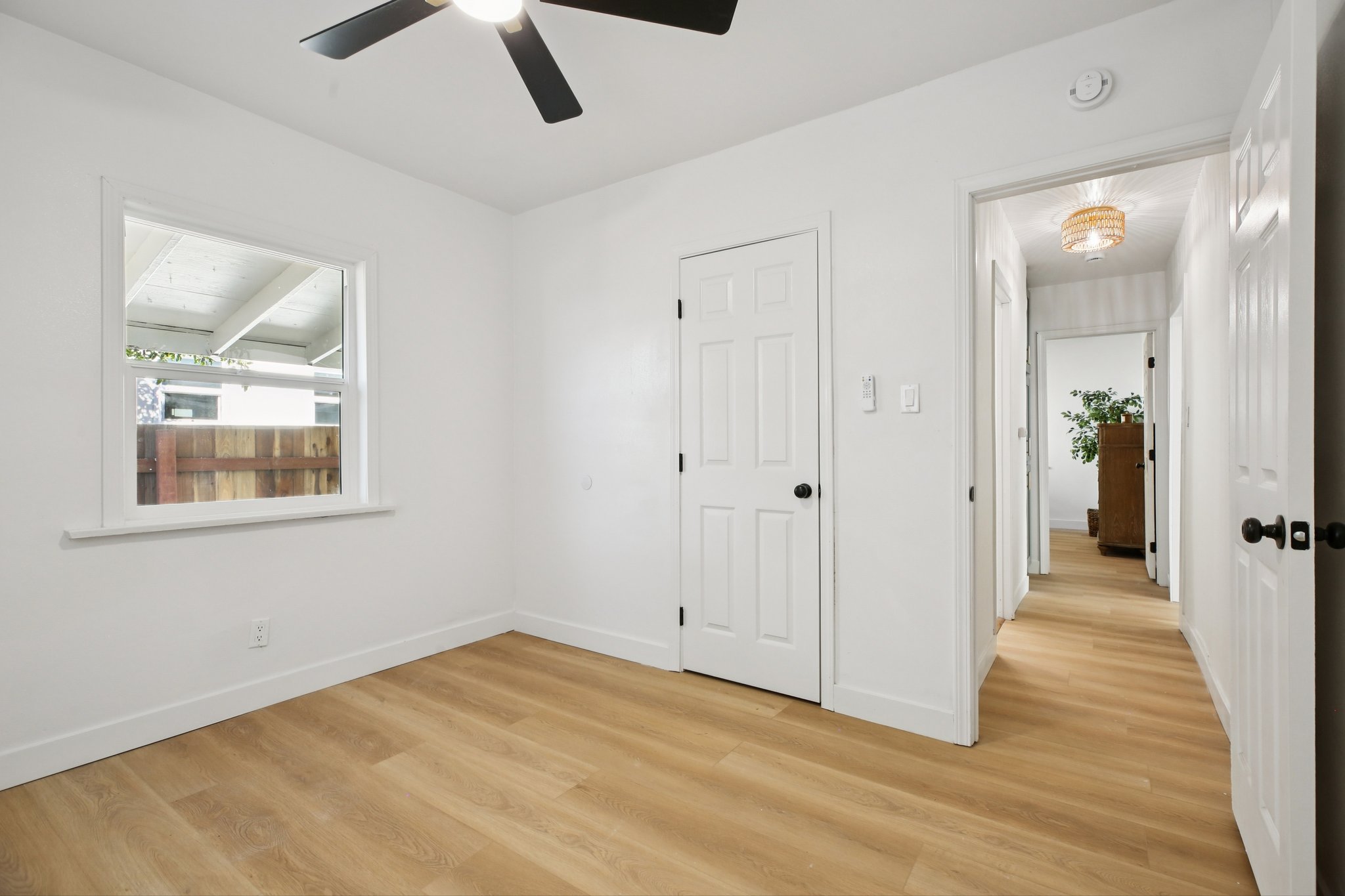 E Willow St-S1501-021.jpg